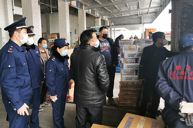 南京市市場監(jiān)管人員用“五字訣”助力企業(yè)復(fù)工紀實